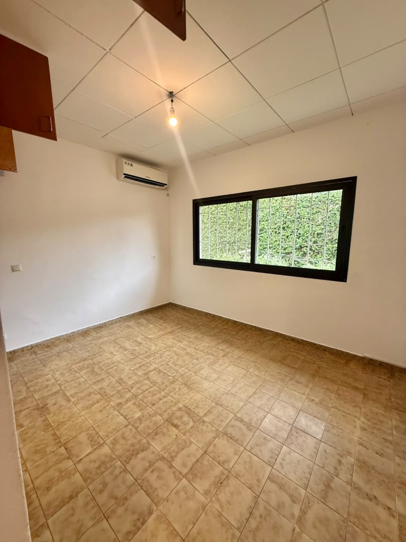 Belle villa duplex avec piscine au Vallon en location