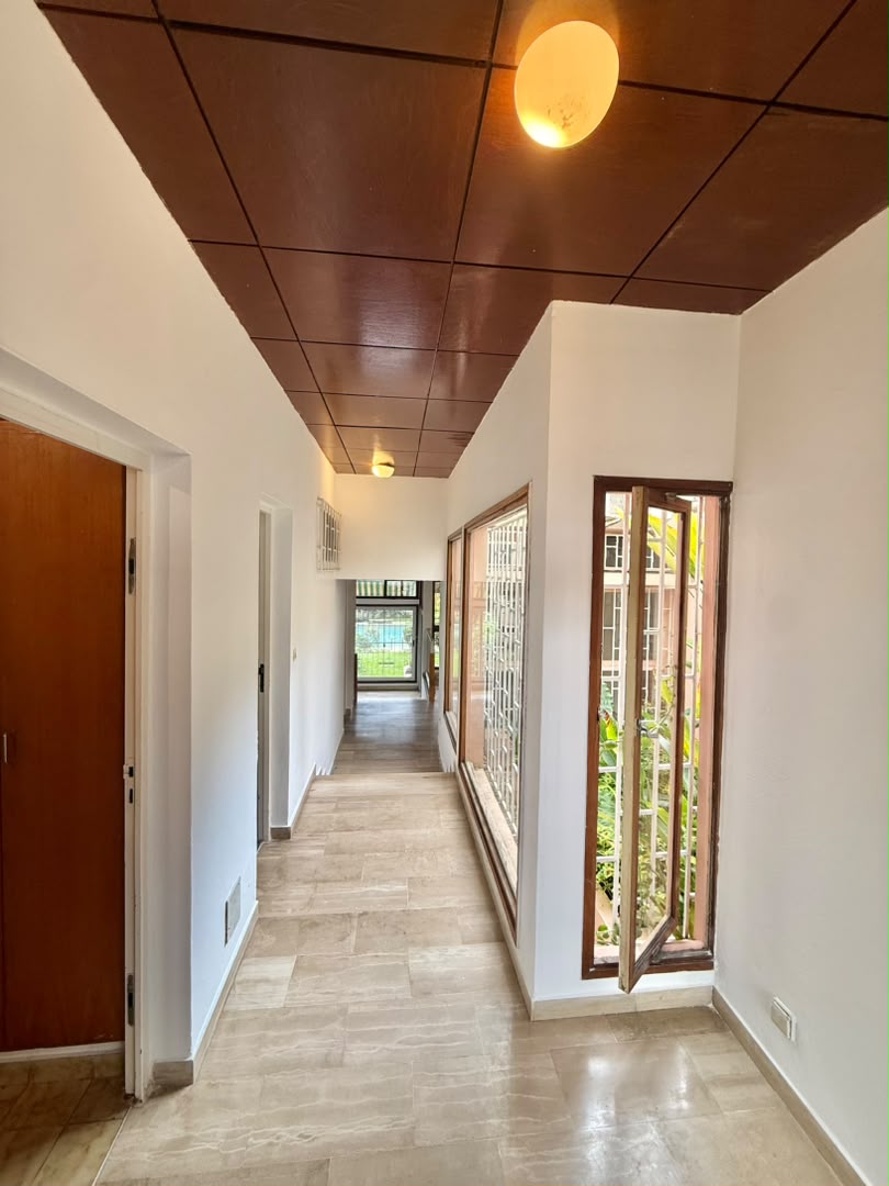 Belle villa duplex avec piscine au Vallon en location