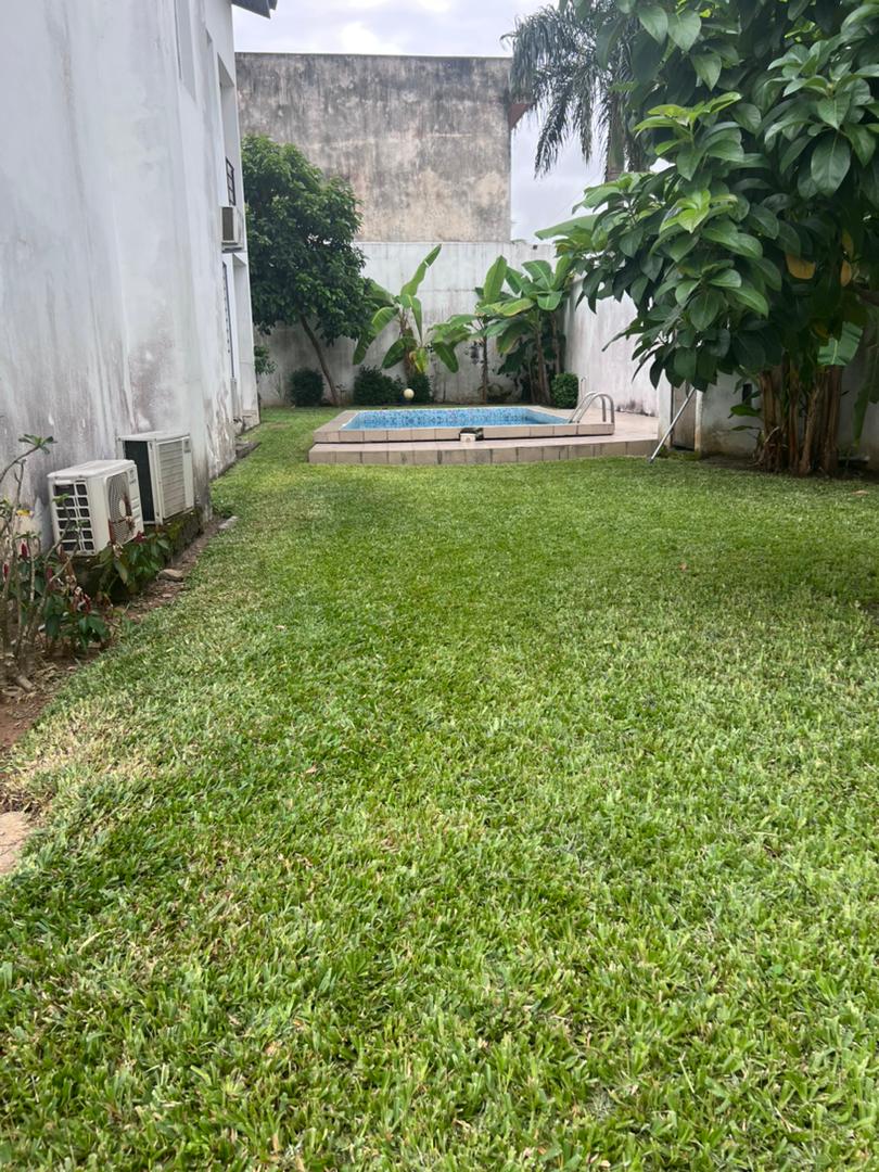 Villa duplex meublé avec piscine au Vallon