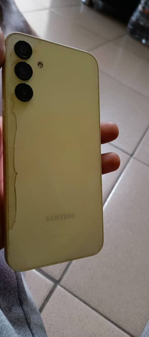 Samsung A15 en bon état à vendre