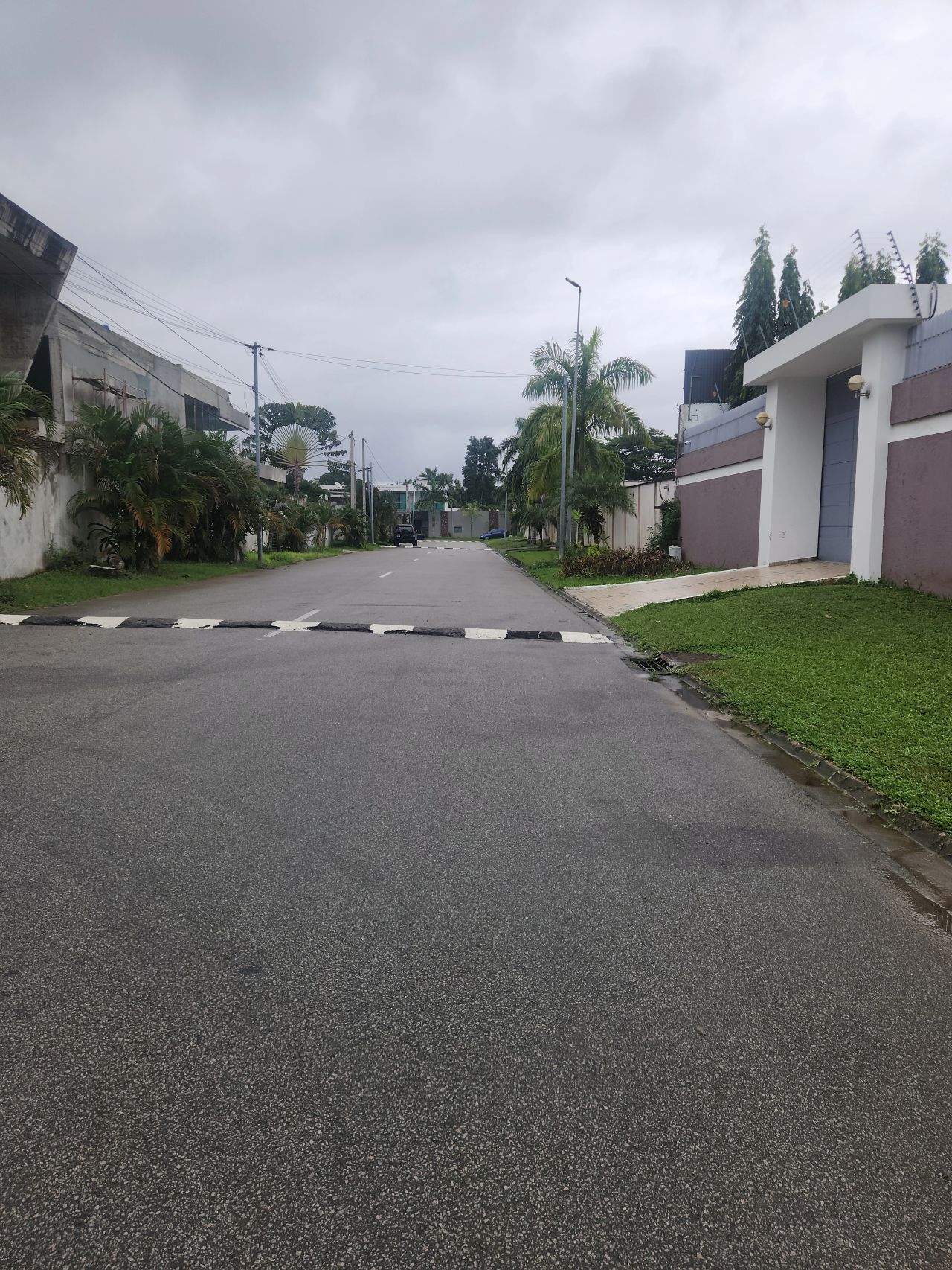 COCODY GOLF 4 BEVERLY HILLS vente terrain 3 500 m² avec ACD .