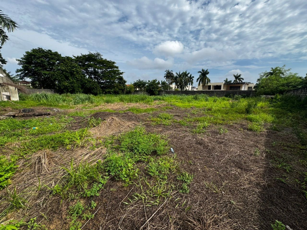 COCODY GOLF 4 BEVERLY HILLS vente terrain 3 500 m² avec ACD .