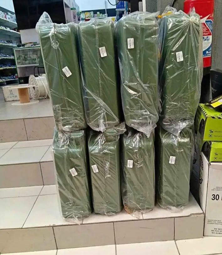 Jerrican metalique 20Litres très solide