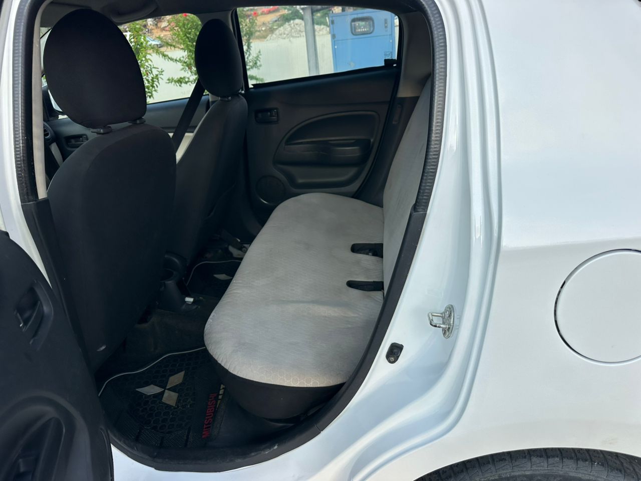 Mitsubishi Mirage en vente