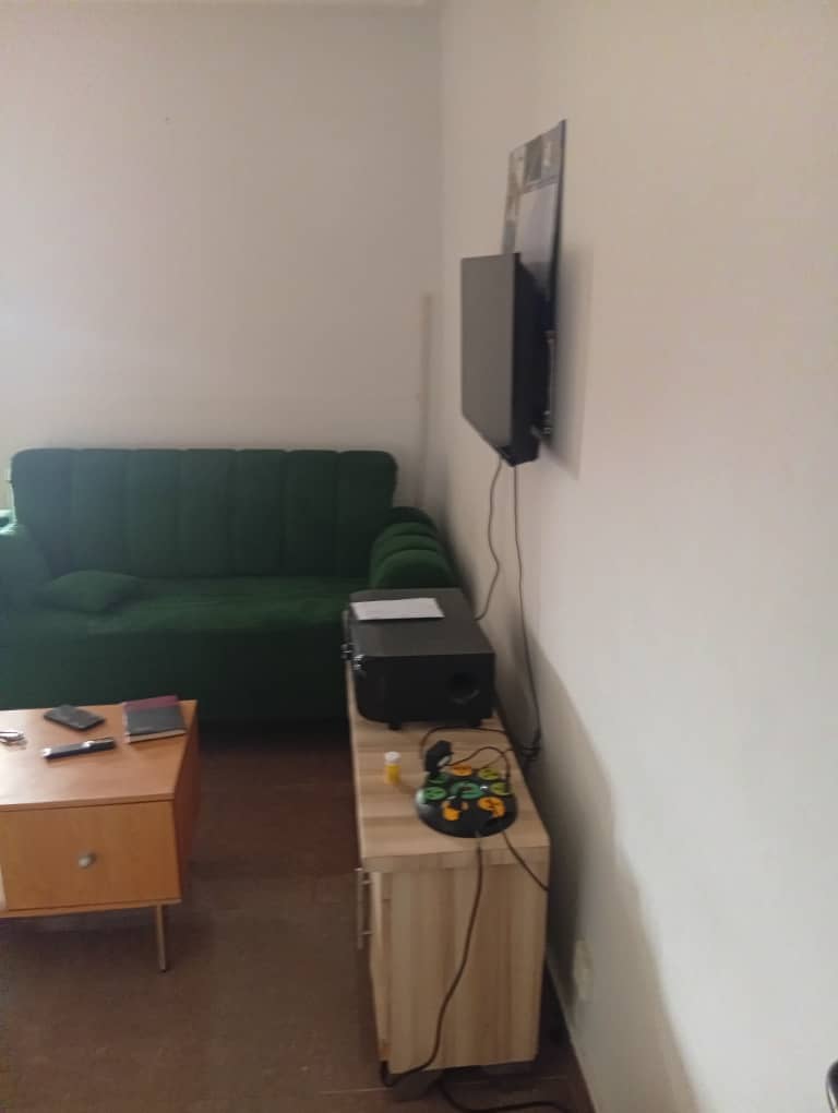 Vente d 1 appartement de 4 pièces a yopougon azito