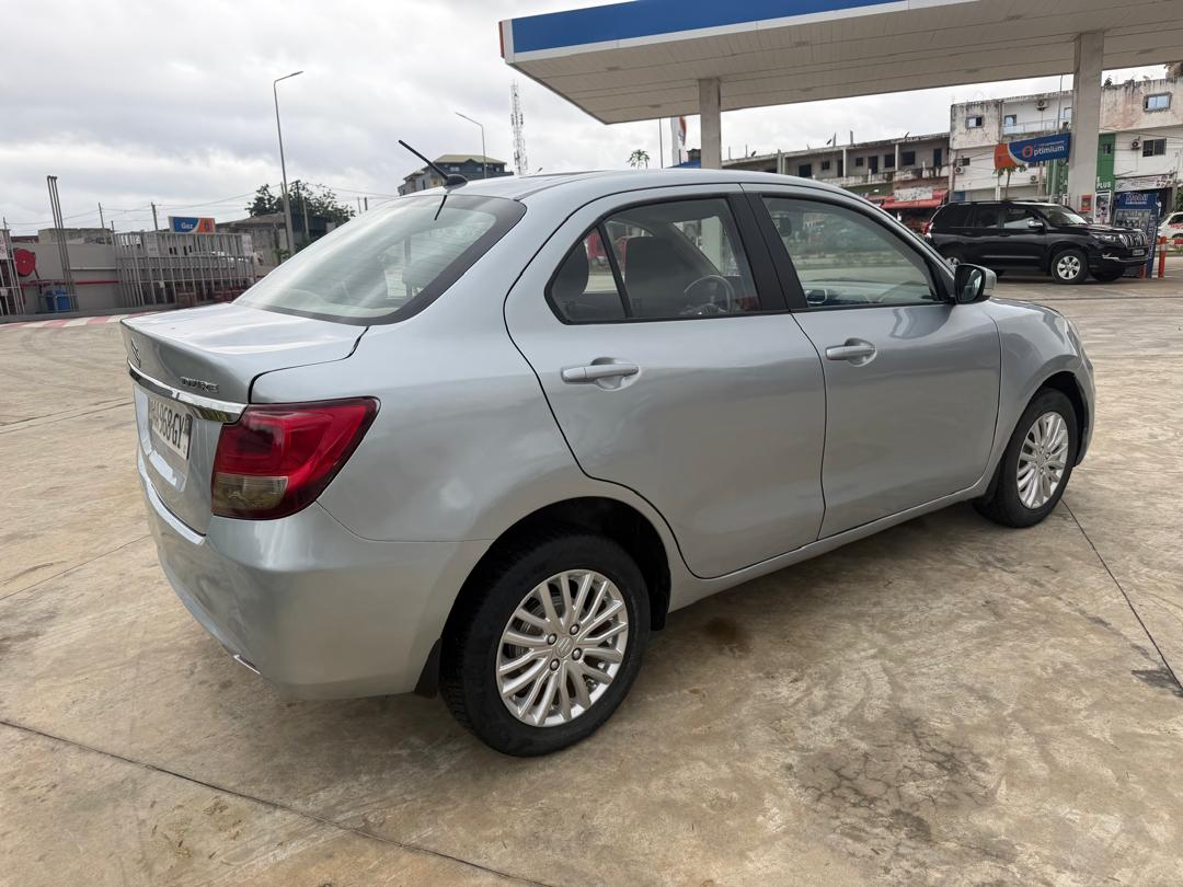 Suzuki dzire en vente