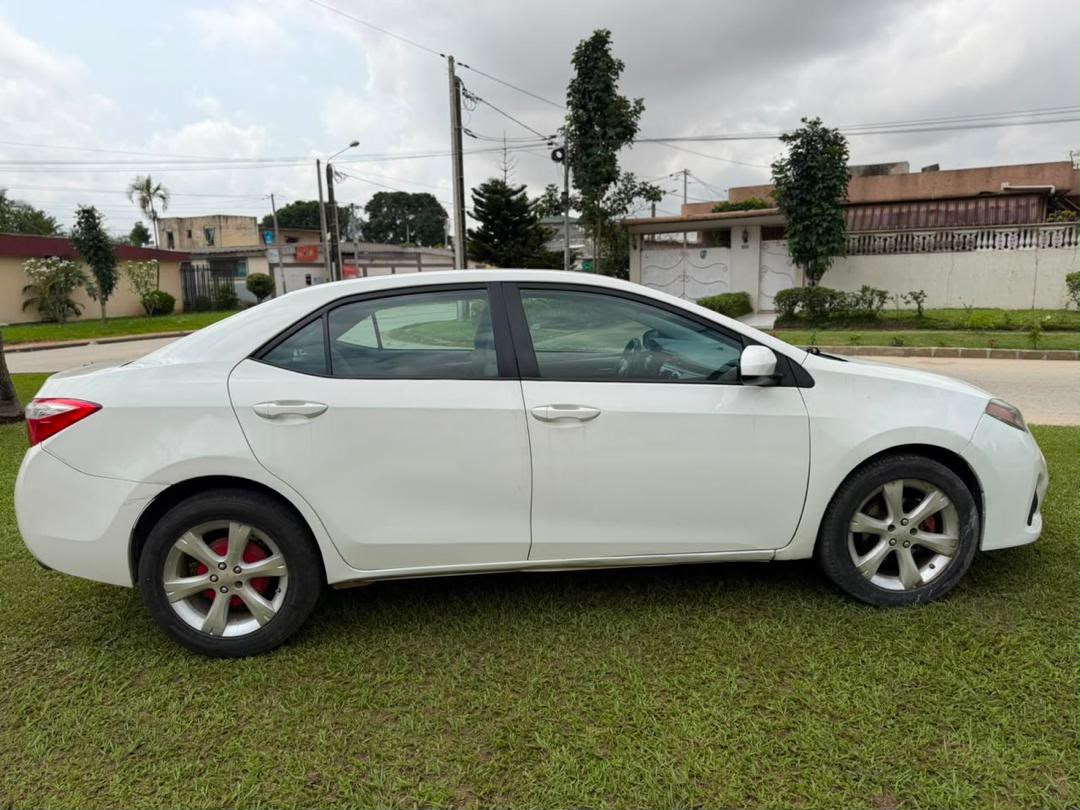 Toyota corolla en vente