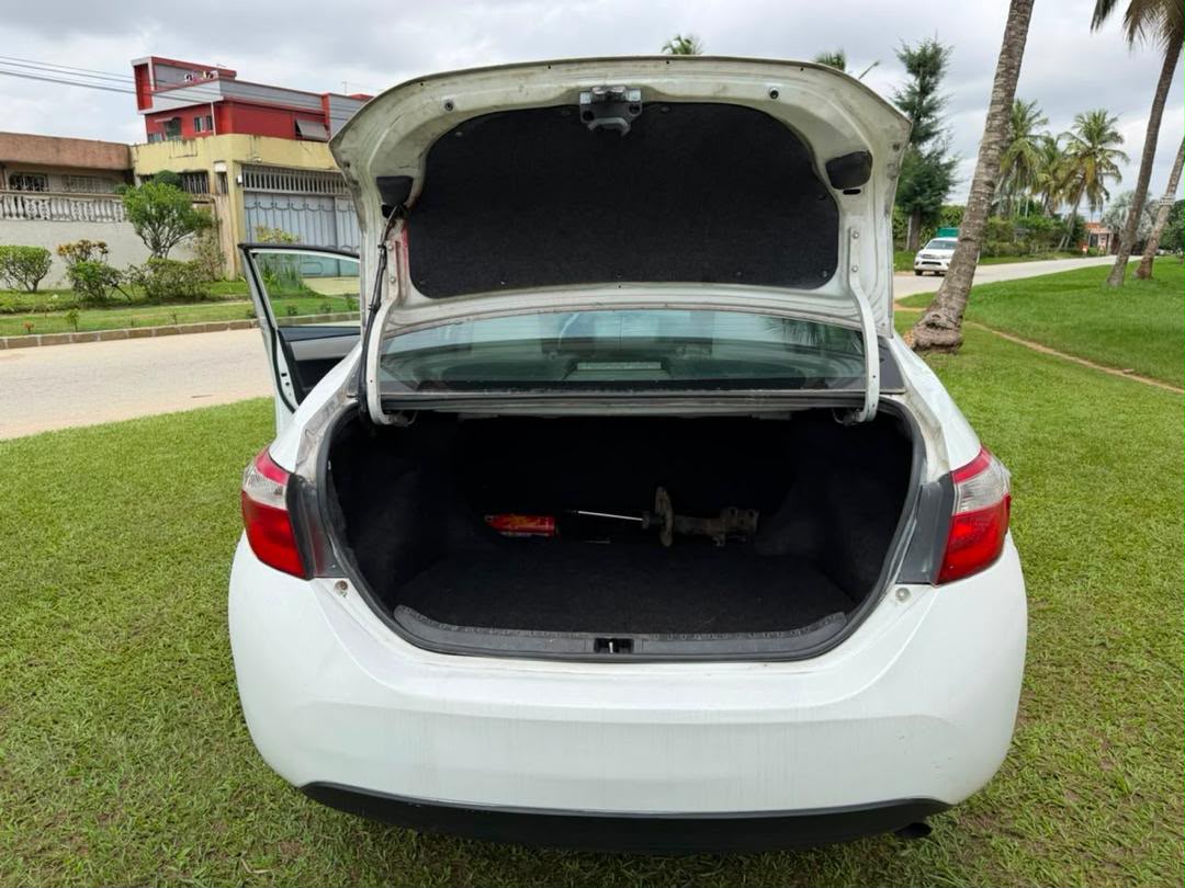 Toyota corolla en vente