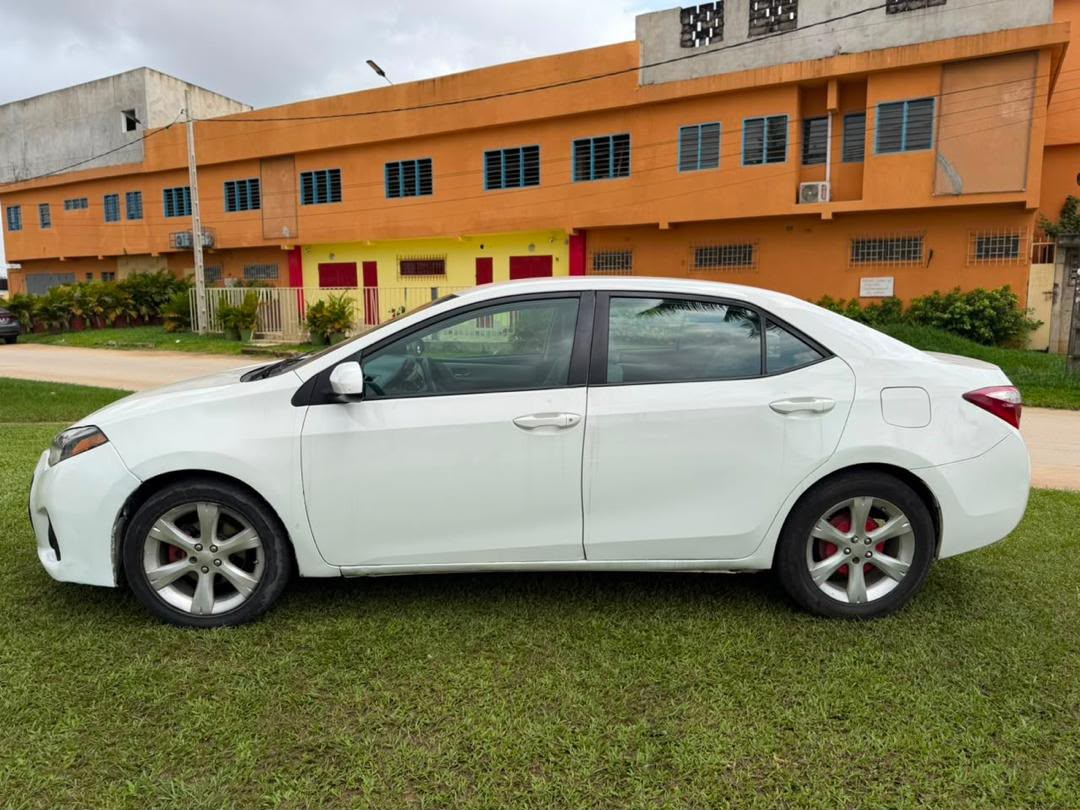 Toyota corolla en vente