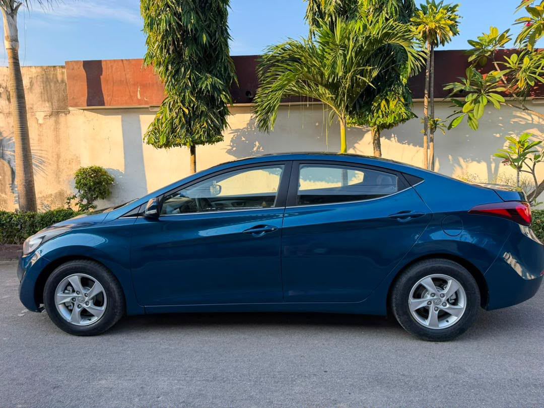 Hyundai Elantra en vente
