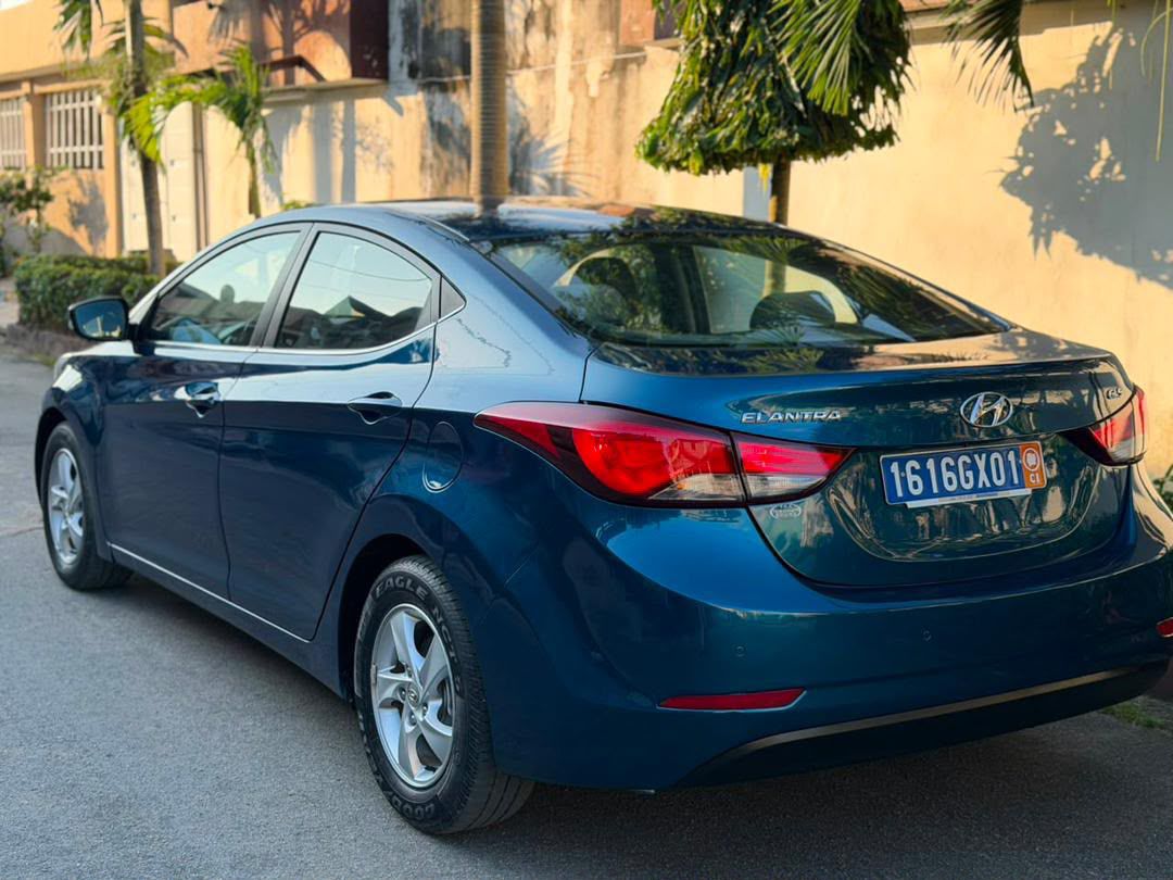 Hyundai Elantra en vente