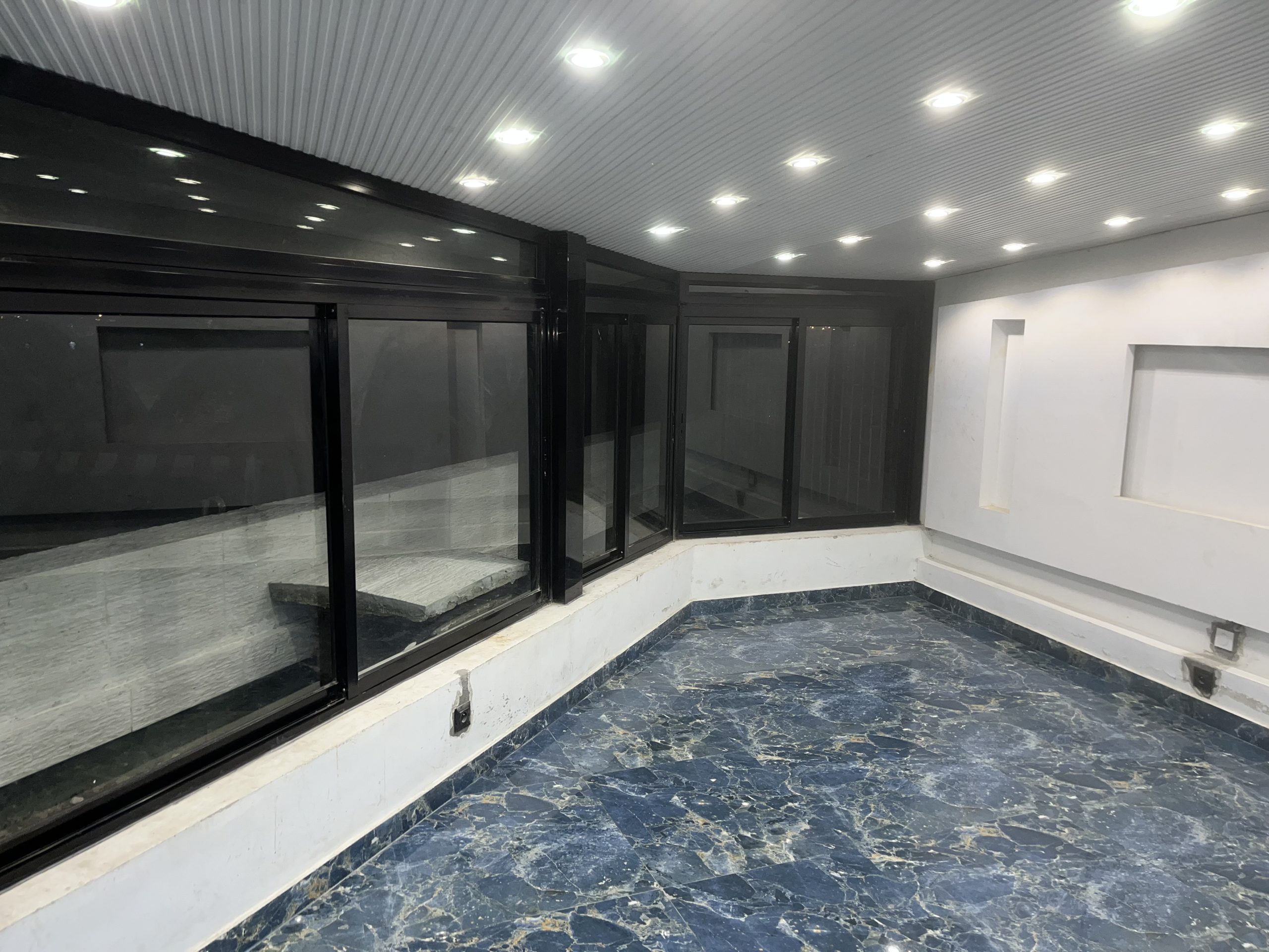 Bureaux haut standing de 150 m² à louer ou à vendre — Plateau, Rue du Commerce