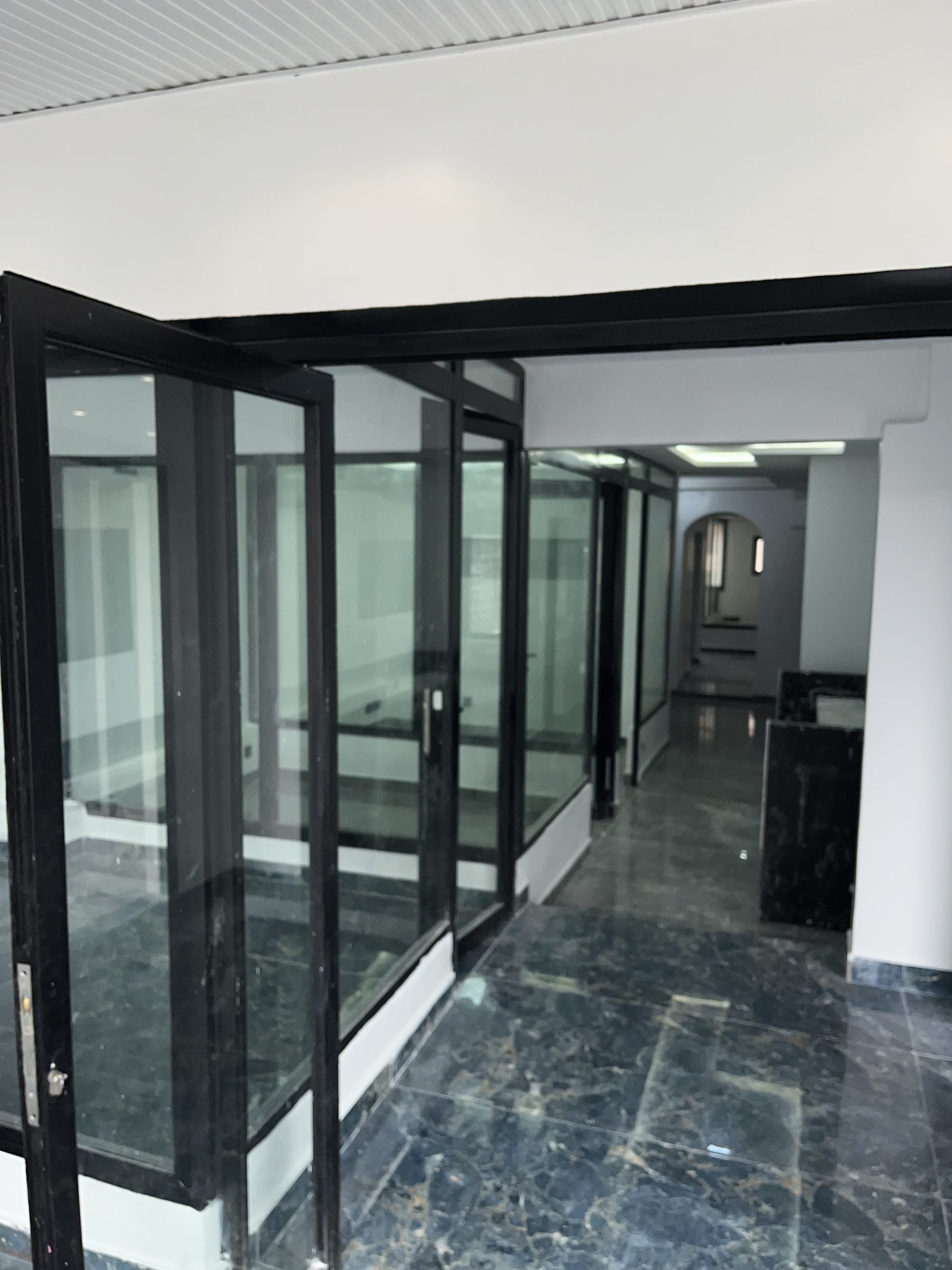 Bureaux haut standing de 150 m² à louer ou à vendre — Plateau, Rue du Commerce