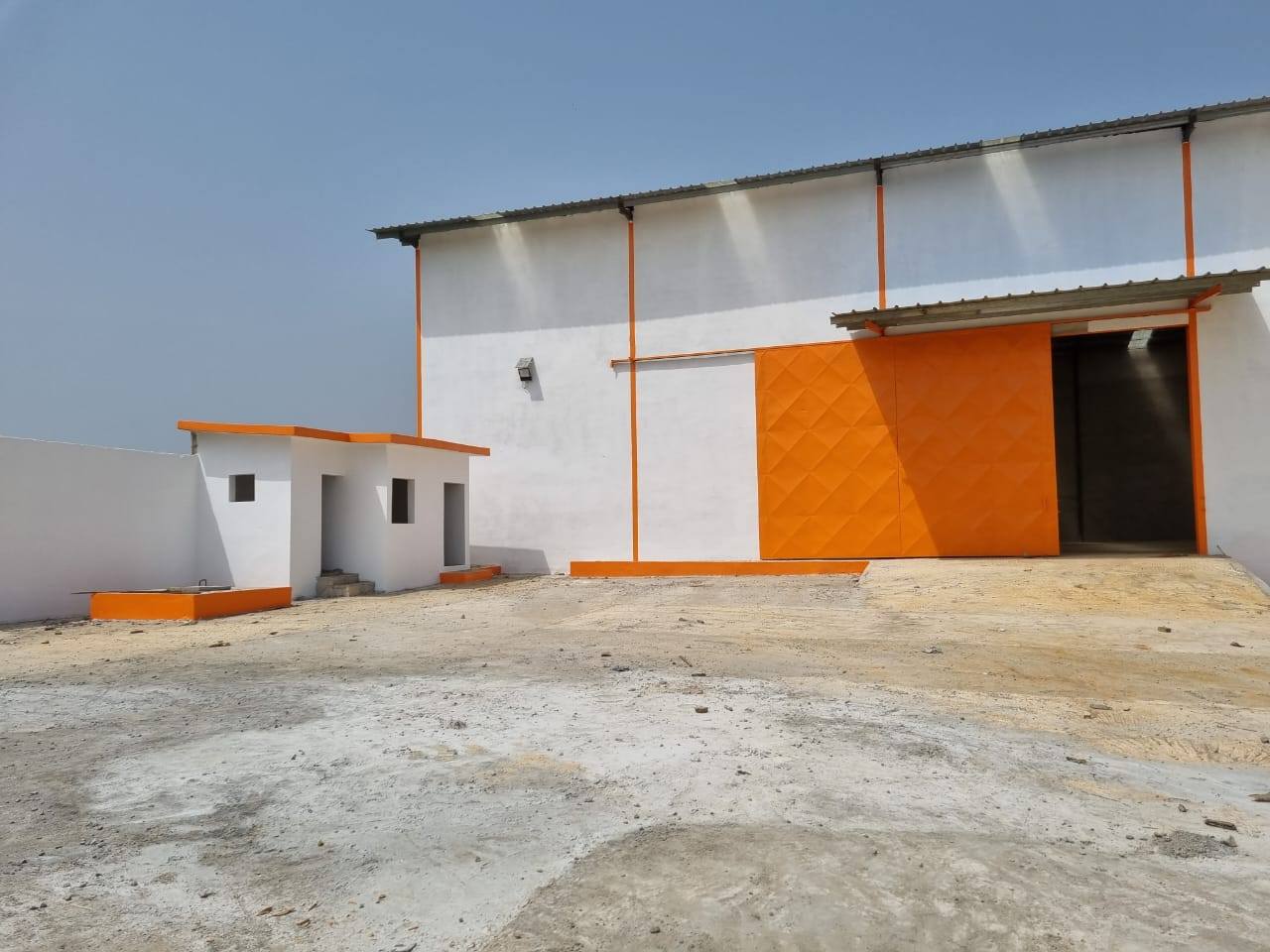 YOPOUGONAUTOROUTE DUNORD location entrepôt 2000m2