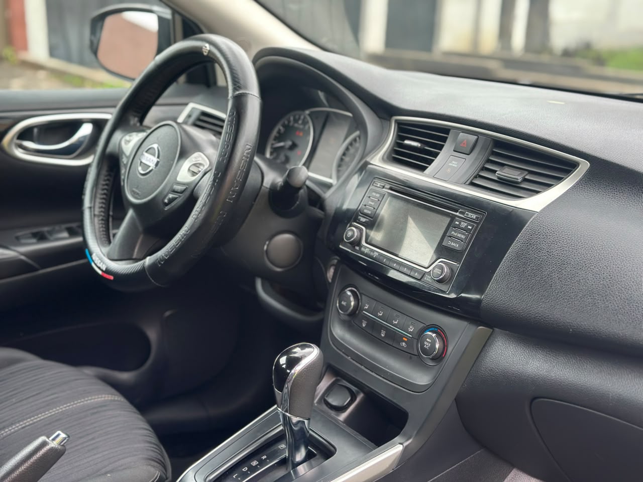 Nissan Sentra en vente