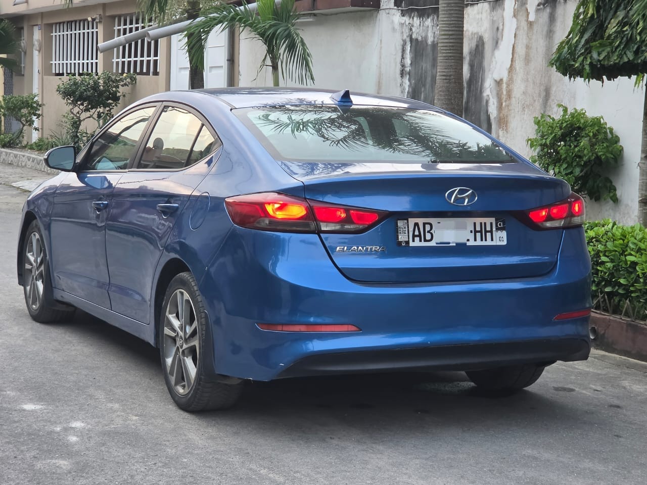 Hyundai Elantra en vente
