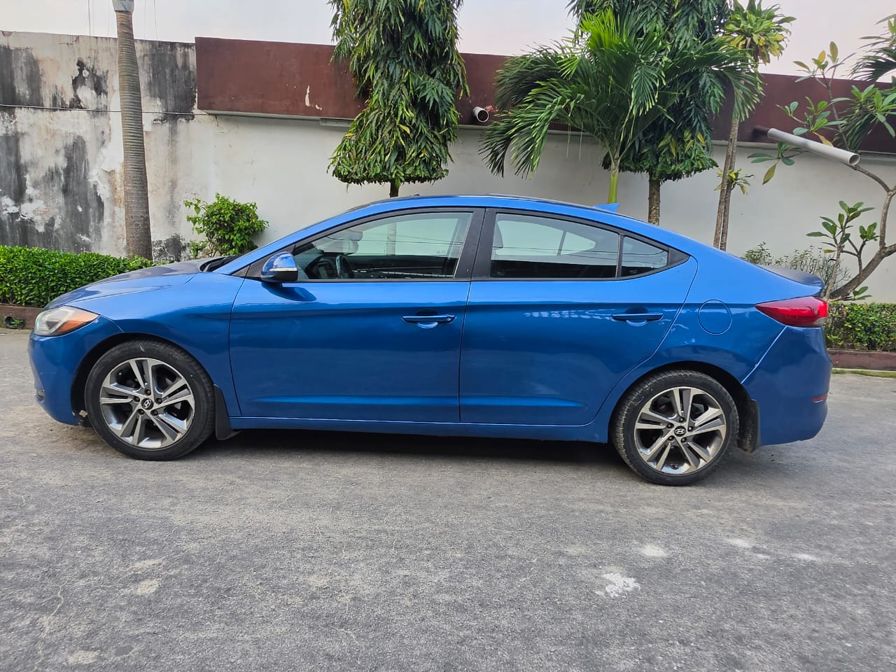 Hyundai Elantra en vente