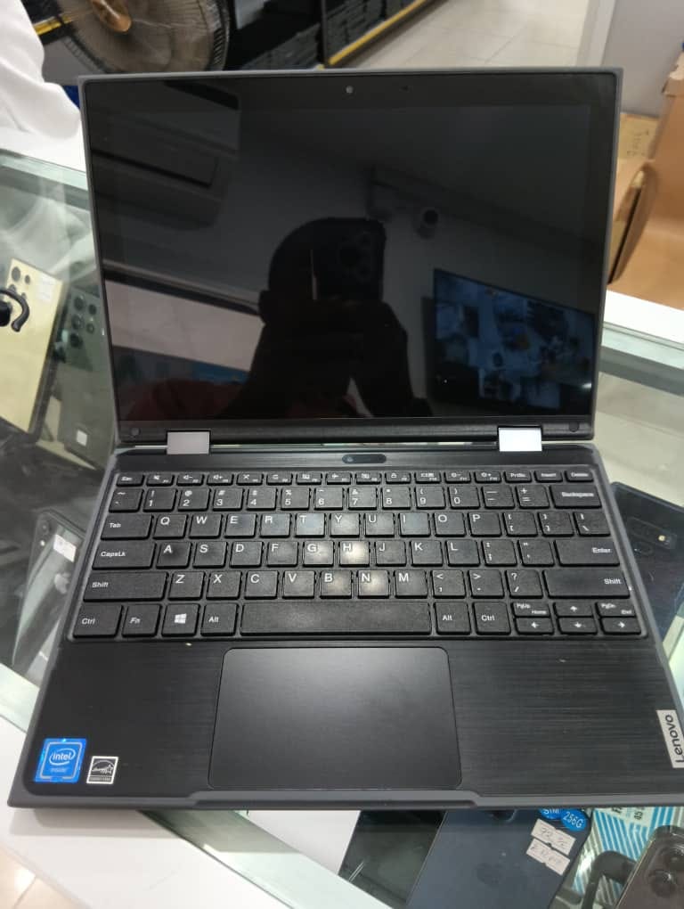 Lenovo 300e 11.6 Pouces tactile pliable 360°
