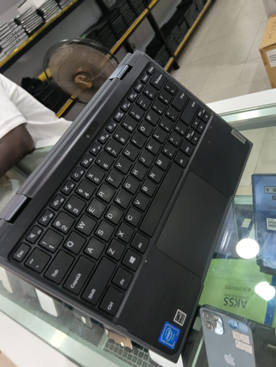 Lenovo 300e 11.6 Pouces tactile pliable 360°