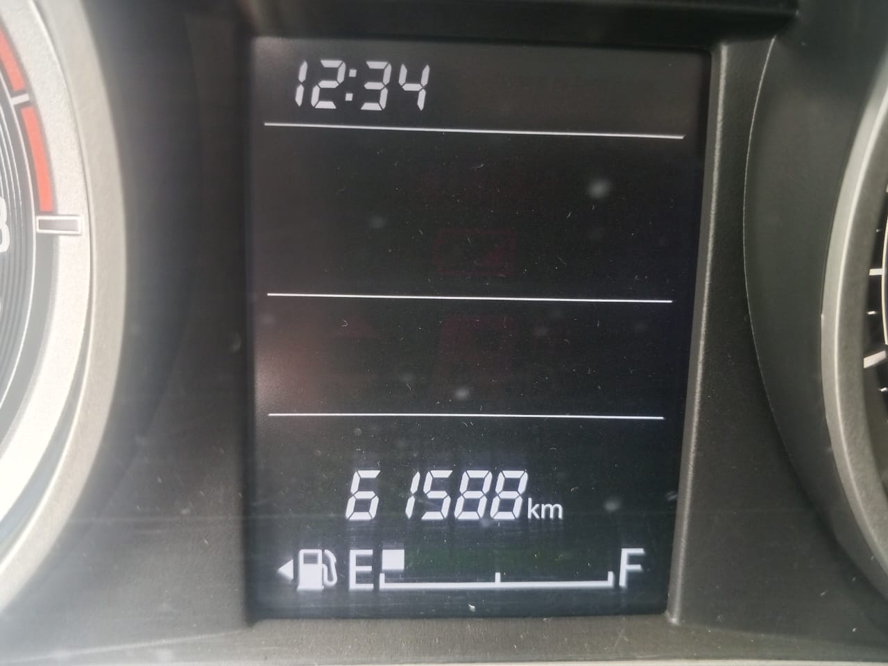 5900000