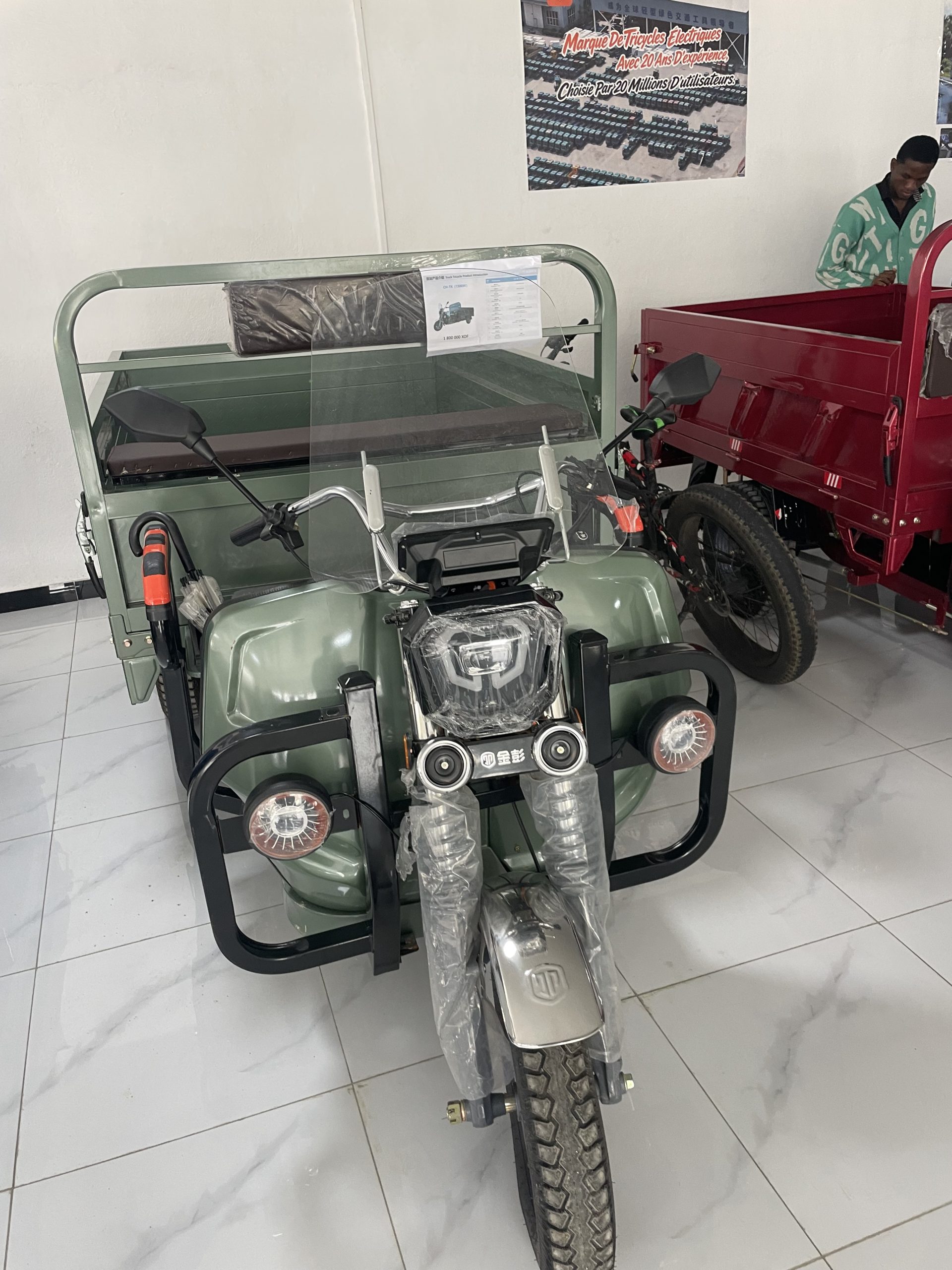 Tricycle électrique neuf – Idéal livraison et transport »