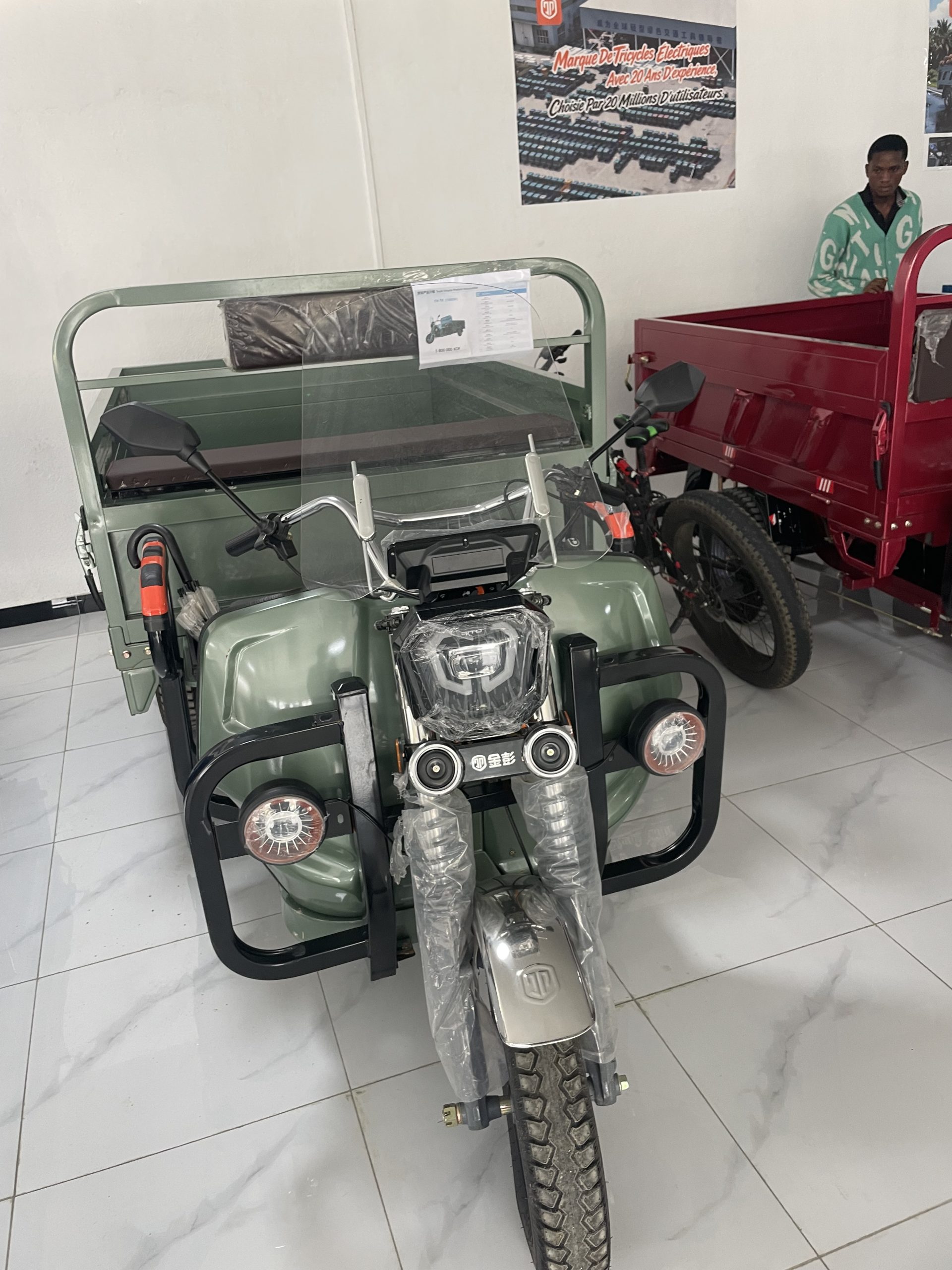 Tricycle électrique neuf – Idéal livraison et transport »