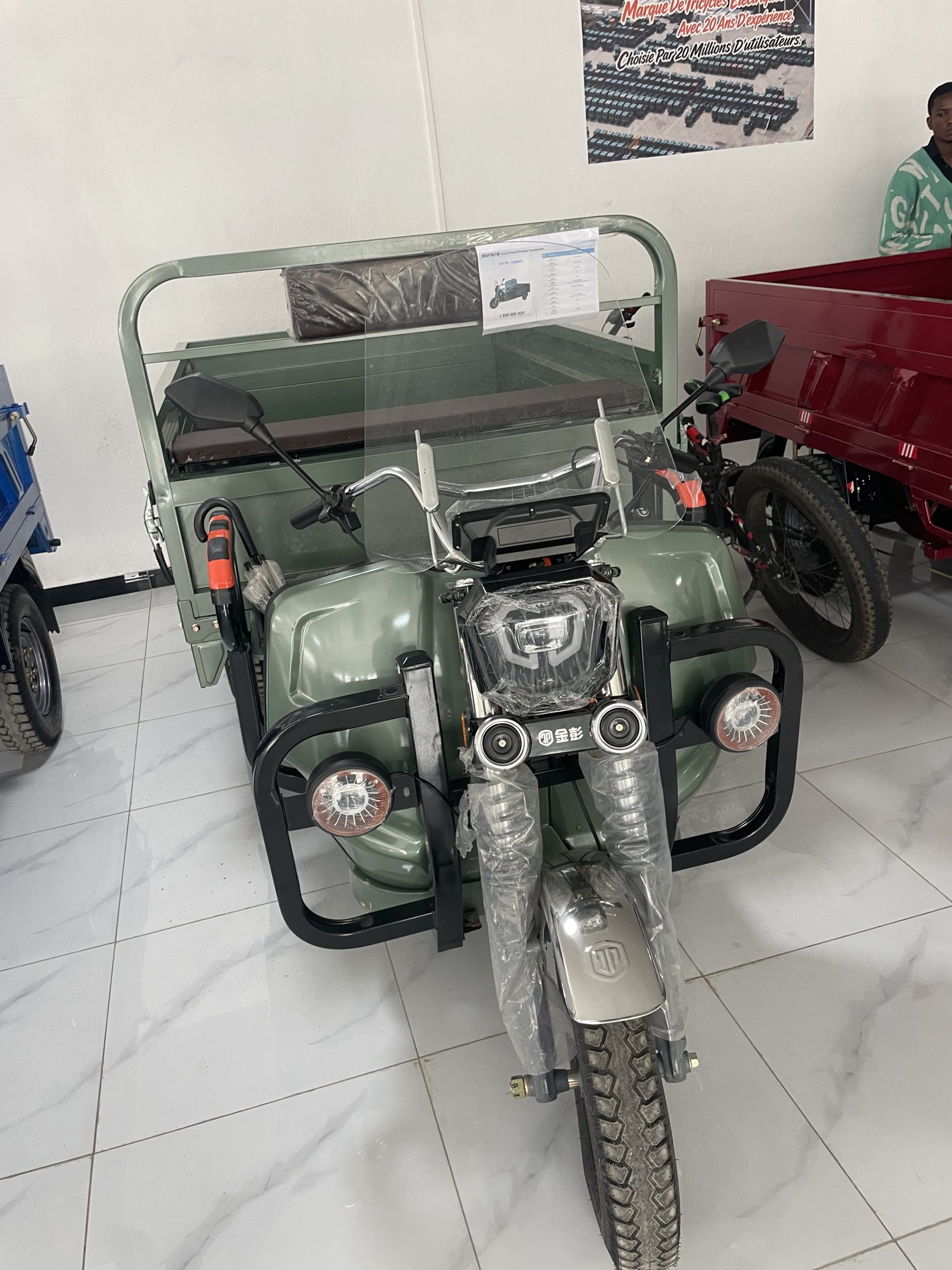 Tricycle électrique neuf – Idéal livraison et transport »
