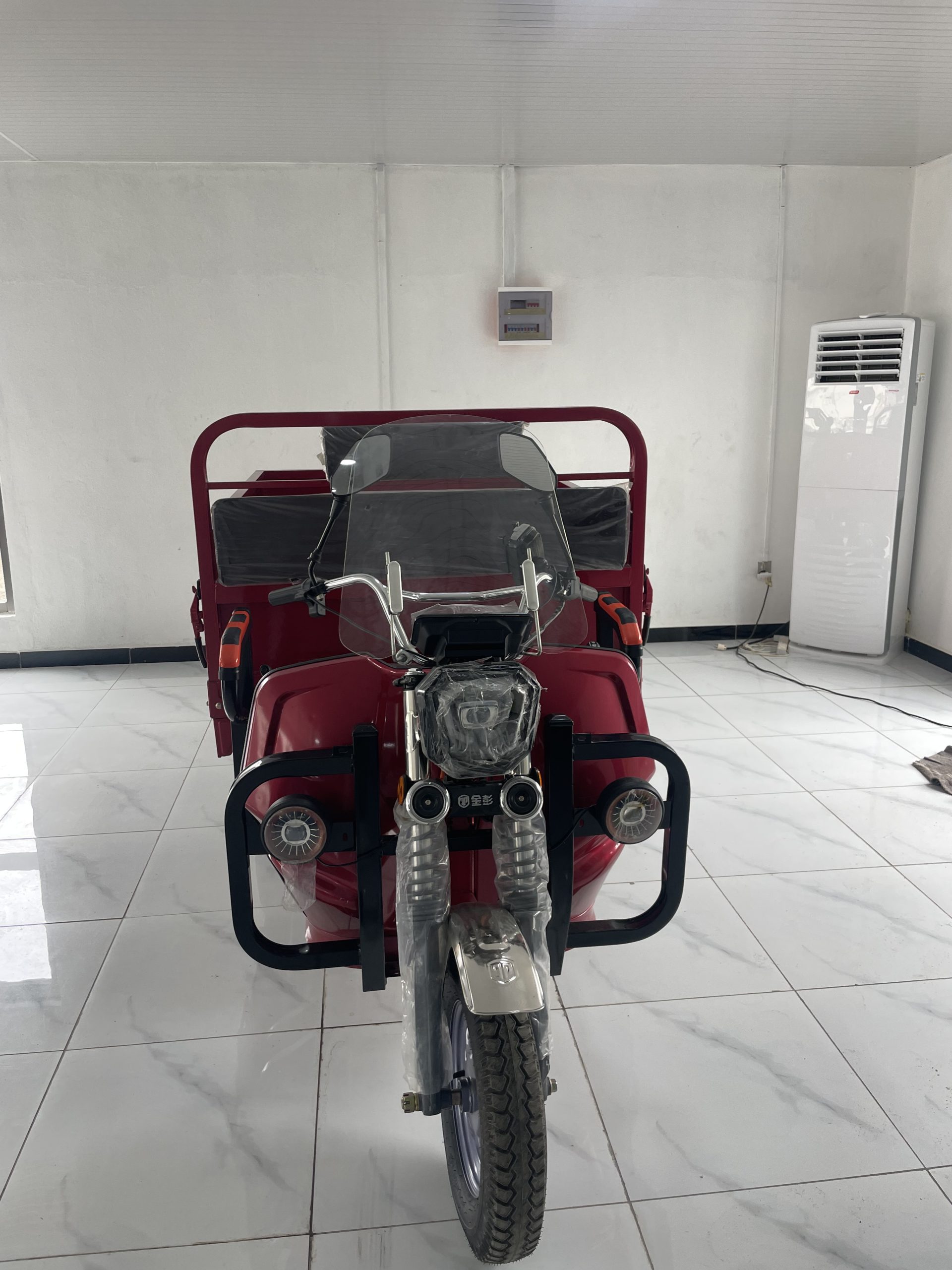 Tricycle électrique neuf – Idéal livraison et transport »