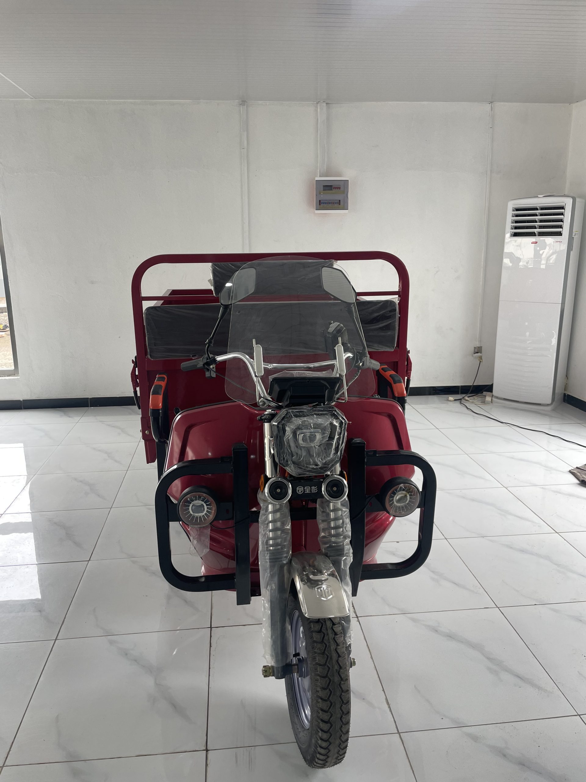 Tricycle électrique neuf – Idéal livraison et transport »