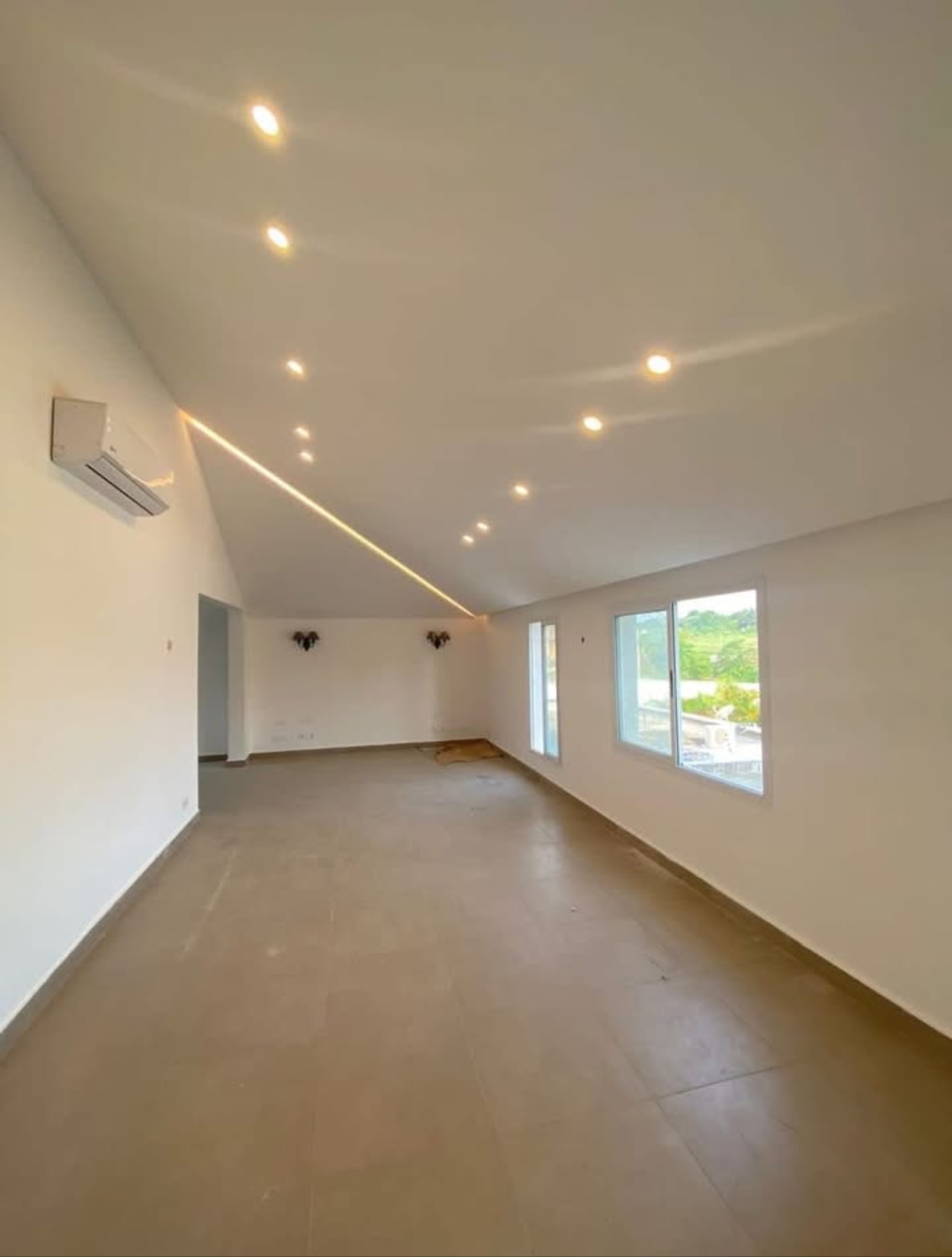 Villa duplex 6 pièces à la Riviera 4 lycée Jacques Prévert