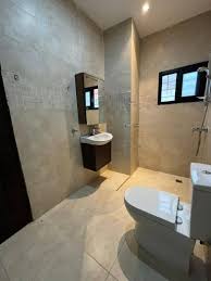 Belle Villa base de 4 Pieces Autonome avec Independance et Grand Jardin a louer en Zone 4 Bietry.
