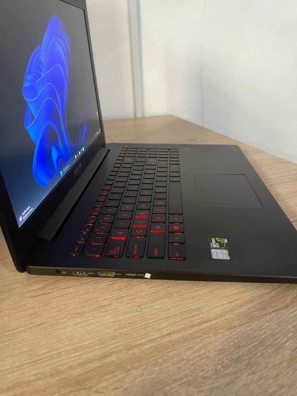 ASUSTeK Republic of Gamer Processeur i7