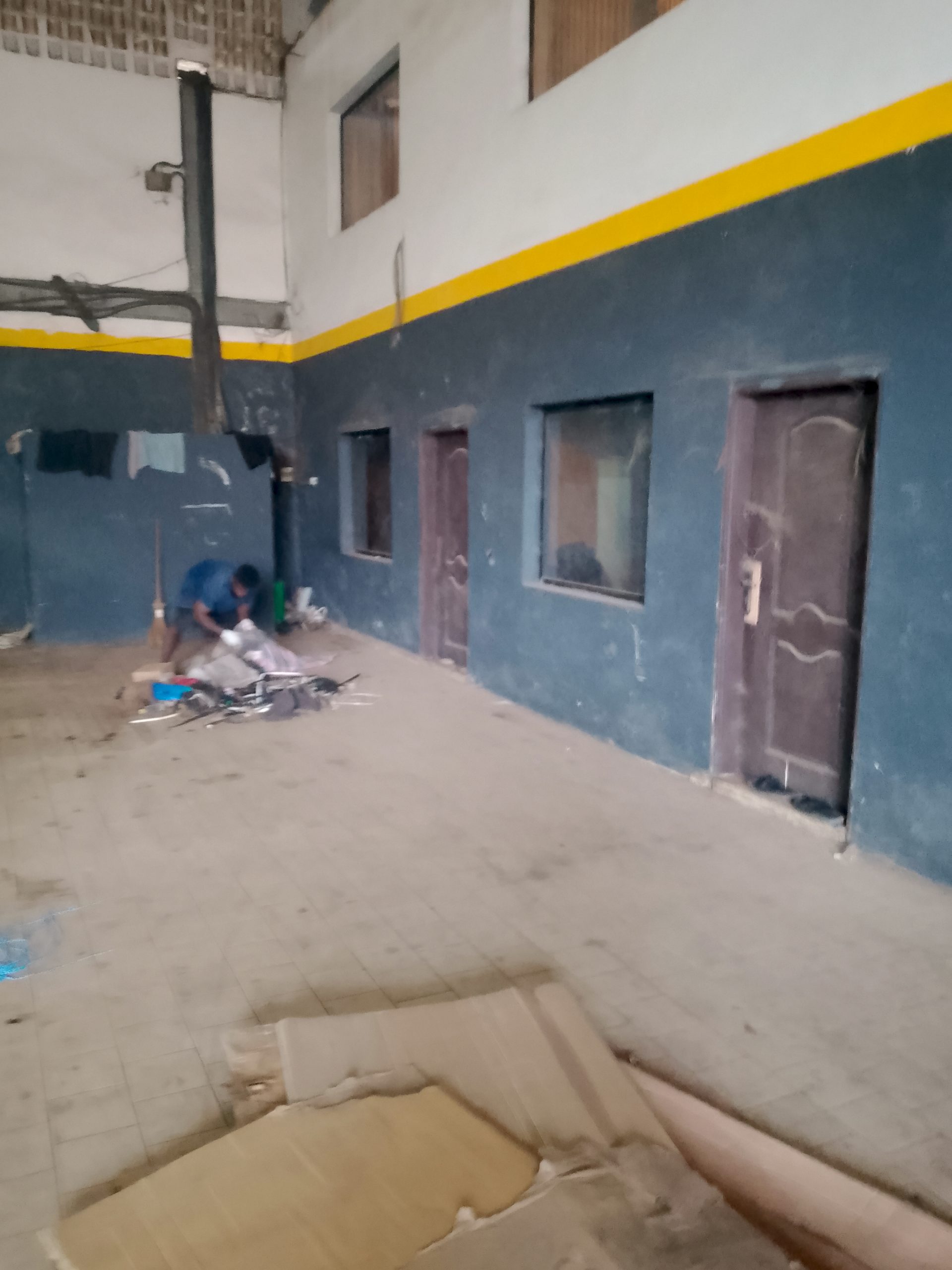 Location entrepôt 4000 M2 à Yopougon zone industrielle