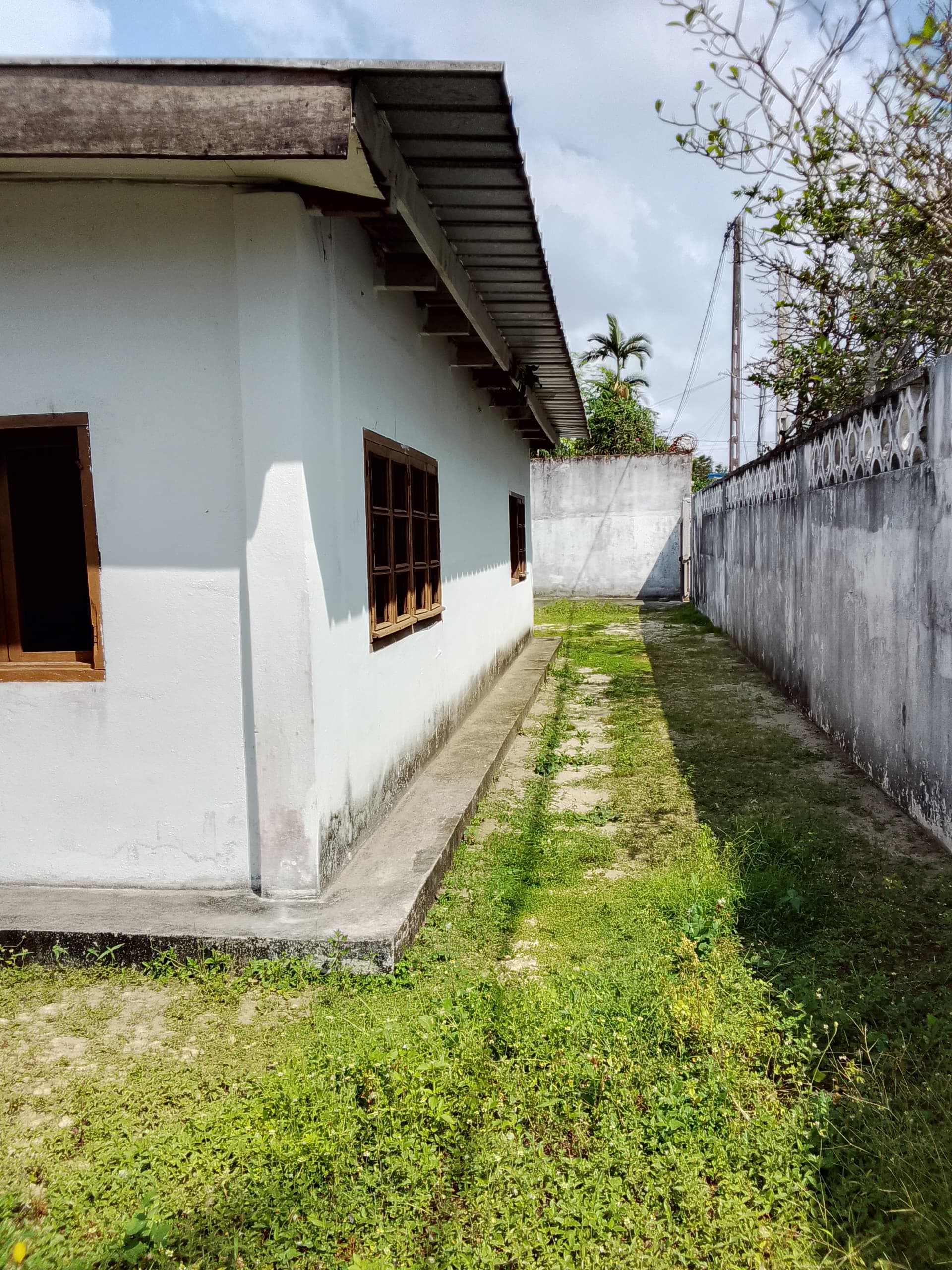 Vendons une villa basse a Cocody Danga