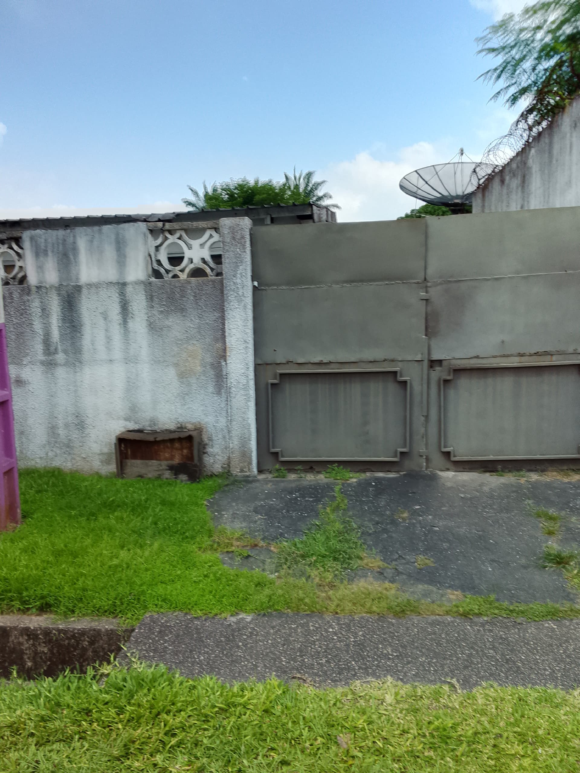 Vendons une villa basse a Cocody Danga