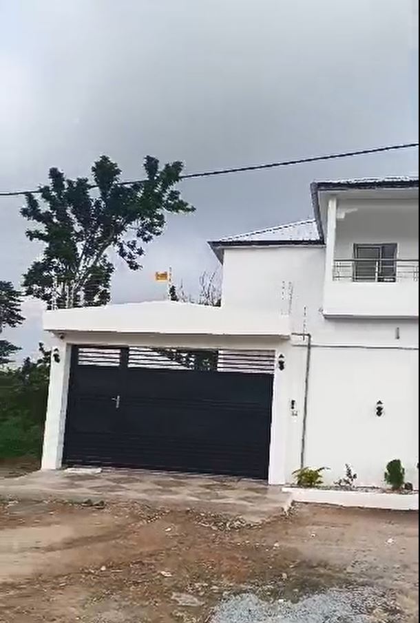 VENTE DUPLEX YAMOUSSOUKRO EN BORDURE DE VOIE PRINCIPALE
